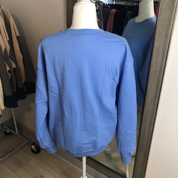 Blue Embroidered Crewneck Sweatshirt "Be Kind" - Picture 4 of 6